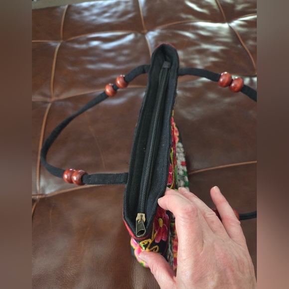 Floral Embroidered Women's Bag - Picture 6 of 14